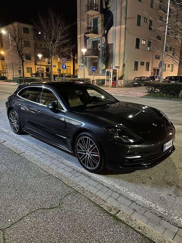 Usata Porsche Panamera Sport Turismo 330 CV (242 kW) 2017 Berlina