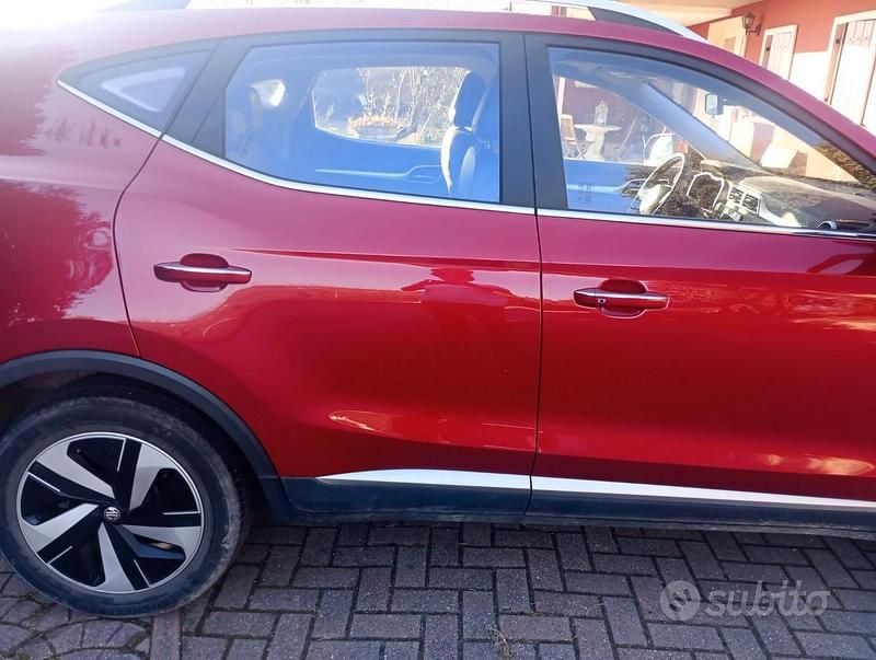 Usata MG ZS Luxury 114 kW (156 CV) 2022 Rosso SUV