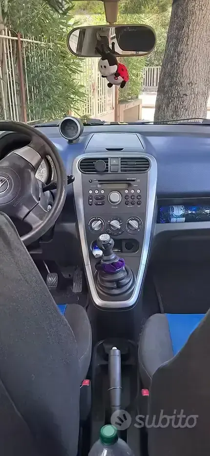 Usata Opel Agila 65 CV (47 kW) 2009 Bluazzurro Utilitaria