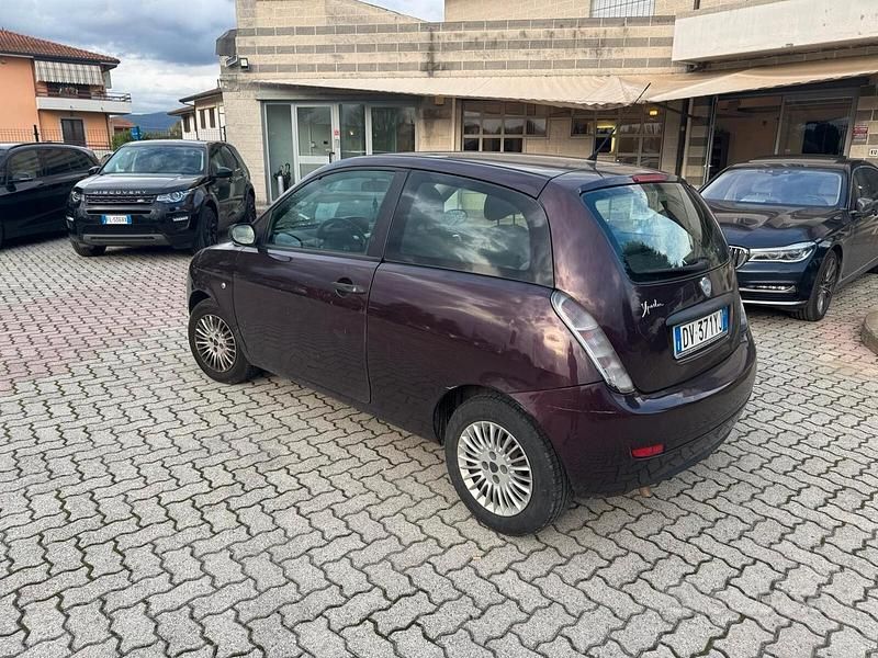 Usata Lancia Ypsilon 77 CV (56 kW) 2009 Viola Utilitaria