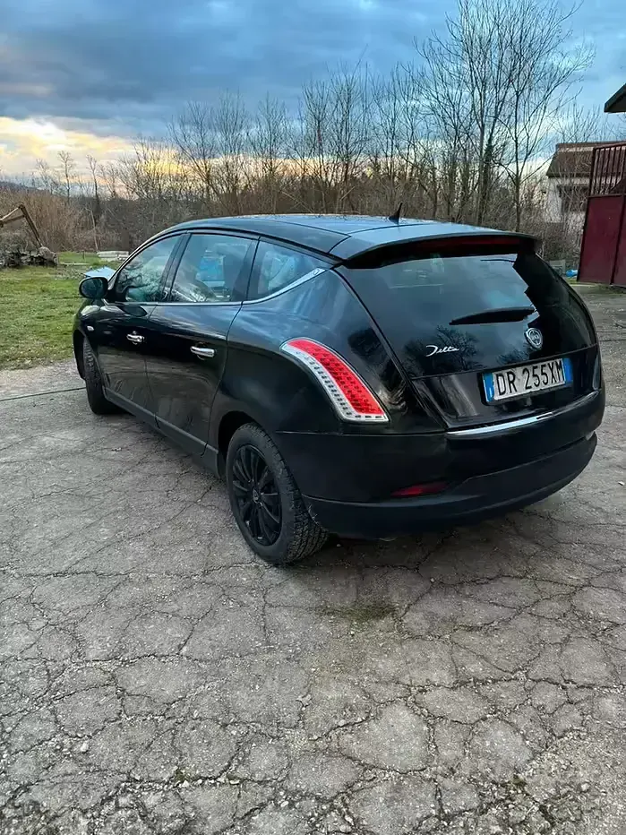 Usata Lancia Delta 120 CV (88 kW) 2008 Nero Utilitaria