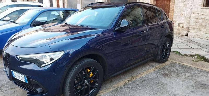Usata Alfa Romeo Stelvio 210 CV (154 kW) 2019 Blu/azzurro SUV