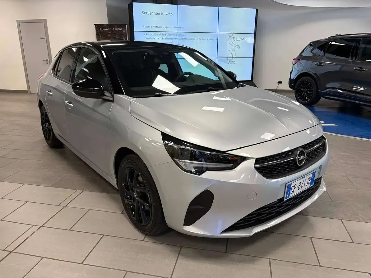 Usata Opel Corsa Design & Tech 75 CV (55 kW) 2023 Argento / tetto nero Utilitaria