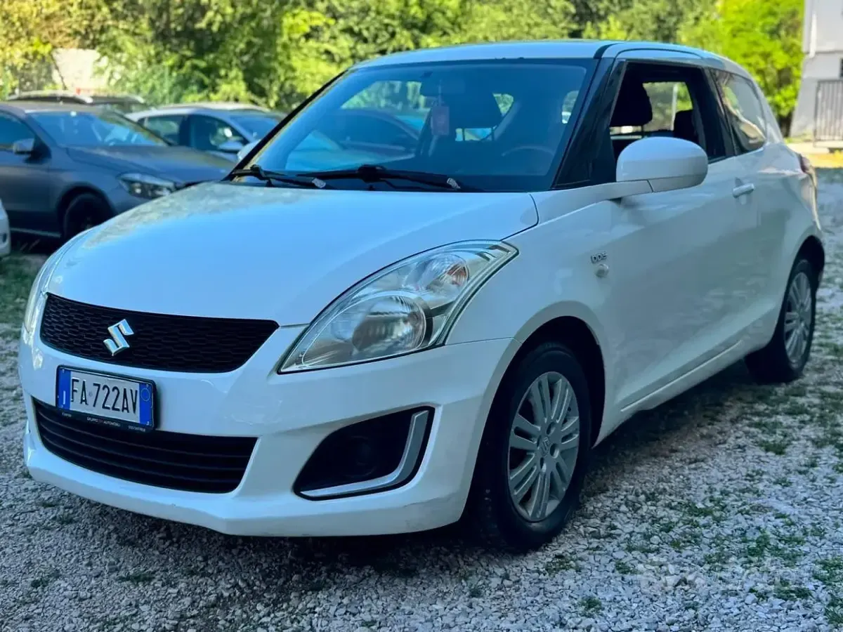Usata Suzuki Swift 75 CV (55 kW) 2015 Bianco Utilitaria