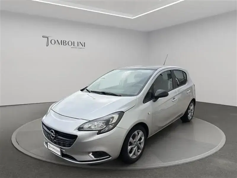 Usata Opel Corsa Cosmo 90 CV (66 kW) 2015 Grigio metallizzato Utilitaria