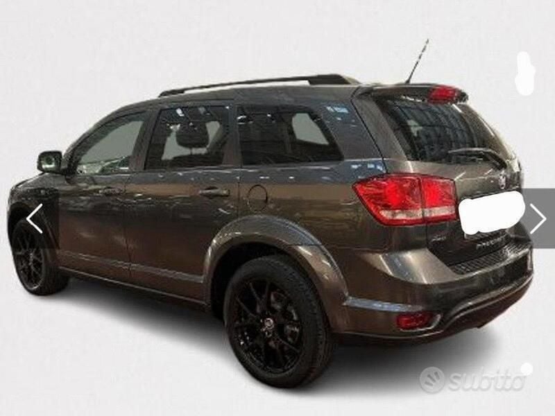 Grigio Usata 2014 Fiat Freemont Black Code SUV | 9000 € (Buon prezzo) - Immagine 1/2