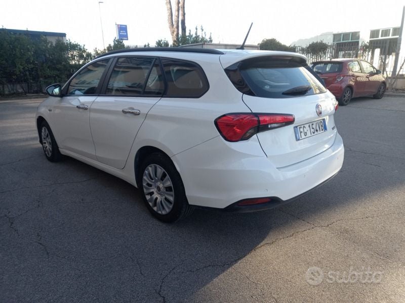 Usata Fiat Tipo 110 CV (80 kW) 2018 Bianco Station wagon