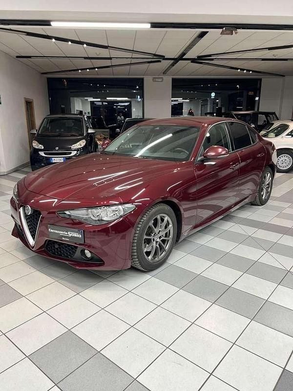 Usata Alfa Romeo Giulia 136 CV (100 kW) 2017 Viola Berlina