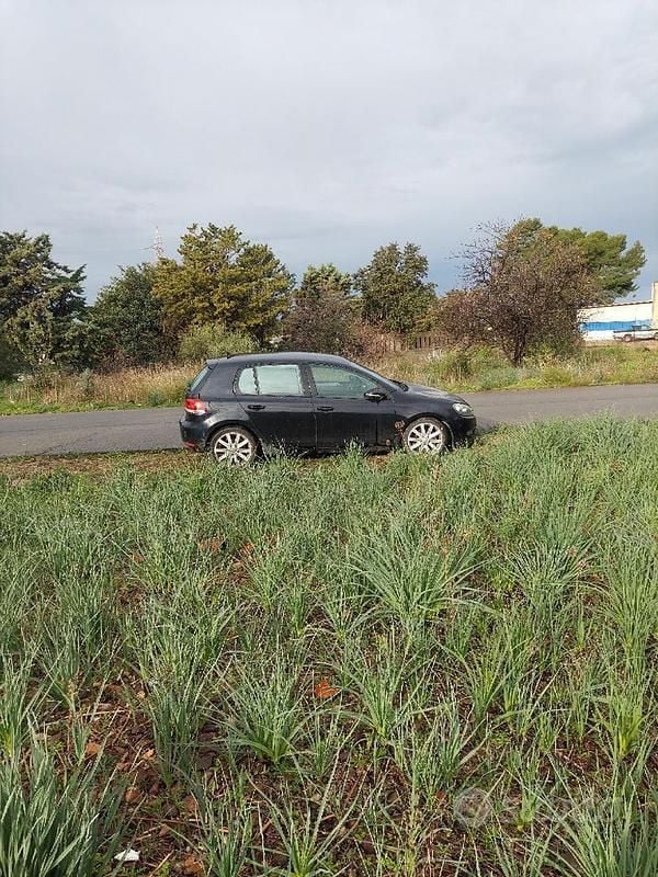 Usata VW Golf VI 122 CV (89 kW) 2009 Nero Utilitaria