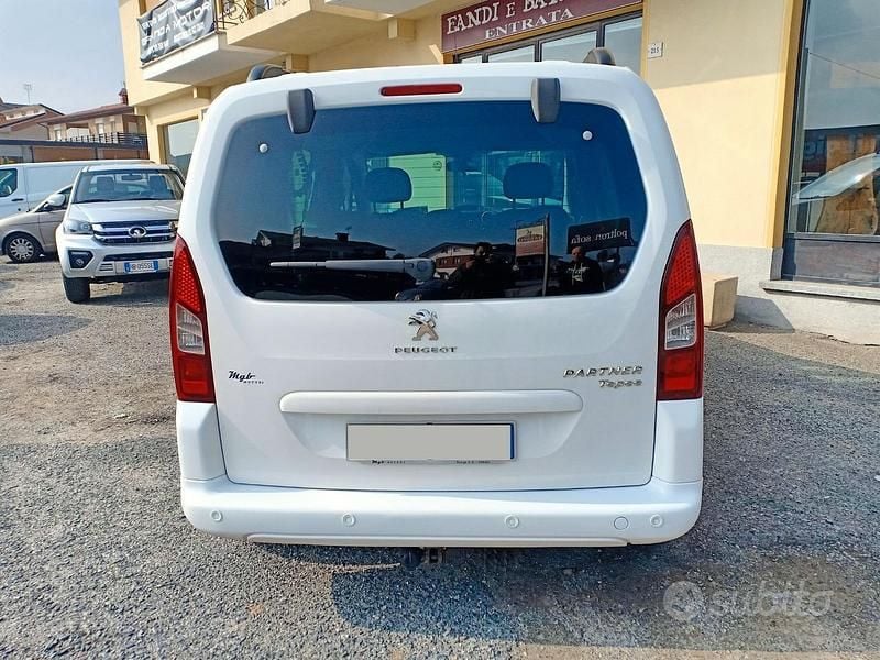 Usata Peugeot Partner Tepee 100 CV (73 kW) 2017 Bianco Monovolume