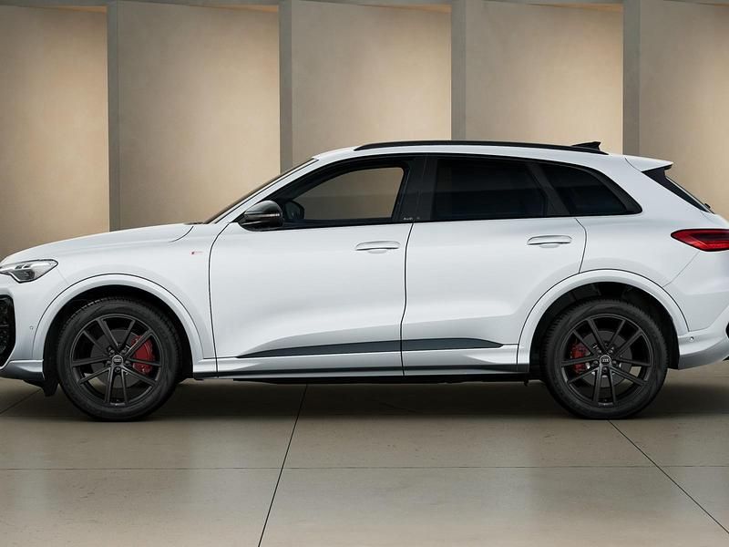 Nuova Audi Q5 S-Line 204 CV (150 kW) 2026 Bianco ghiacciaio metallizzato SUV