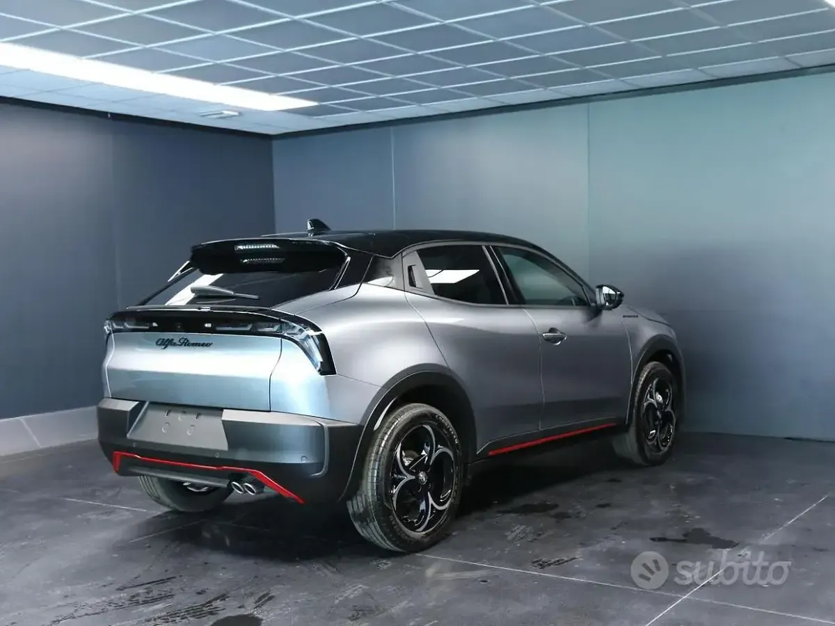 Nuova Alfa Romeo GT Junior Edizione Speciale 145 CV (106 kW) 2026 Grigio SUV