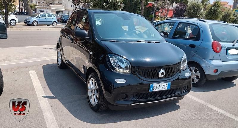 Usata Smart ForFour Prime 71 CV (52 kW) 2019 Nero Utilitaria