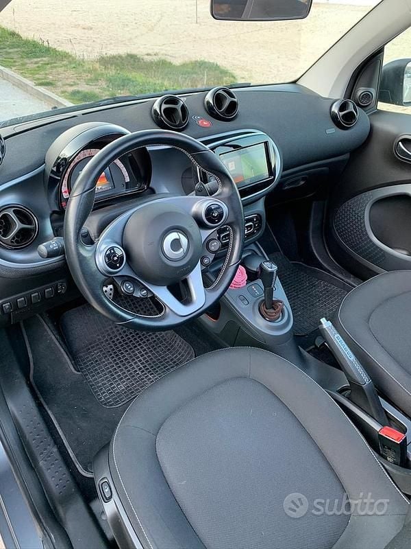 Usata Smart ForTwo Cabrio Brabus 109 CV (80 kW) 2017 Grigio Cabrio