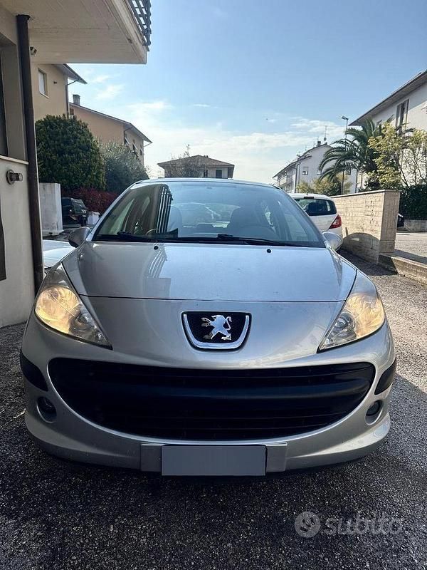 Usata Peugeot 207 70 CV (51 kW) 2008 Grigio Berlina