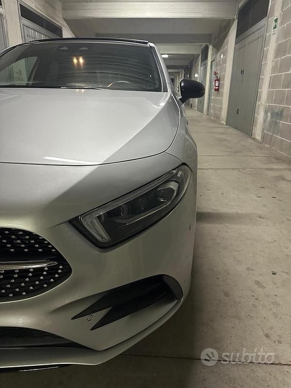 Usata Mercedes A180 Premium 116 CV (85 kW) 2019 Grigio Berlina