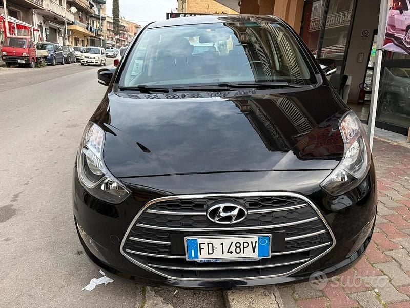 Usata Hyundai ix20 Xpossible 115 CV (84 kW) 2016 Nero Utilitaria