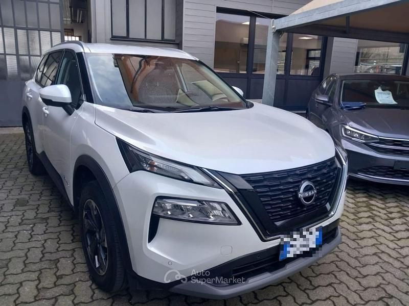 Usata Nissan X-Trail N-Connecta 214 CV (157 kW) 2025 Bianco SUV