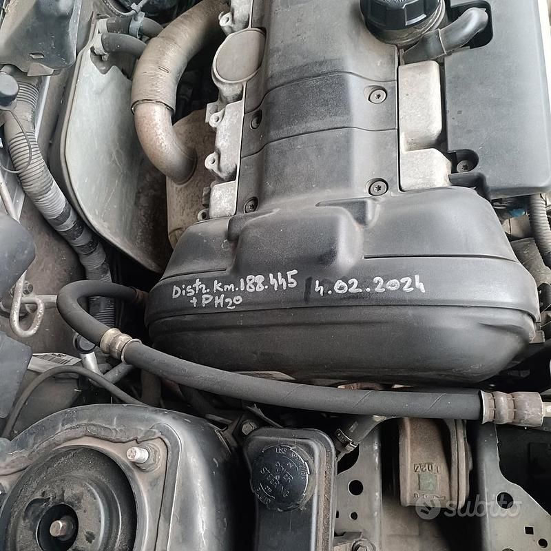 Usata Volvo V40 122 CV (89 kW) 2001 Grigio Station wagon