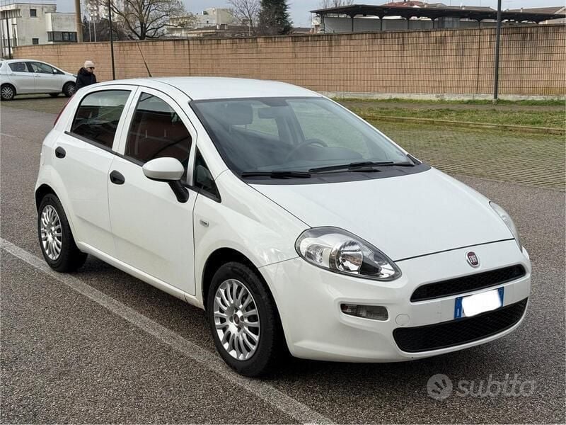 Usata Fiat Punto Street 69 CV (50 kW) 2017 Bianco Utilitaria