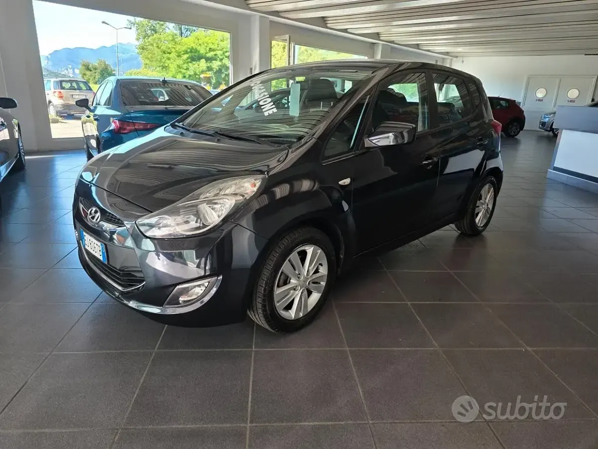 Usata Hyundai i20 Comfort 90 CV (66 kW) 2011 Nero Utilitaria