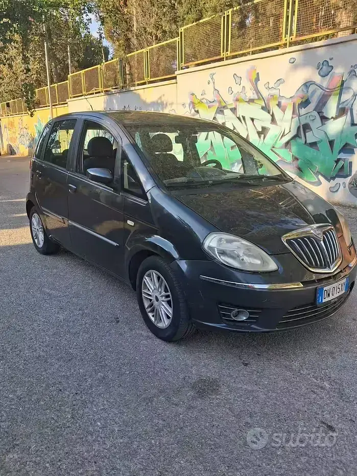 Usata Lancia Musa 69 CV (50 kW) 2009 Bluazzurro Monovolume