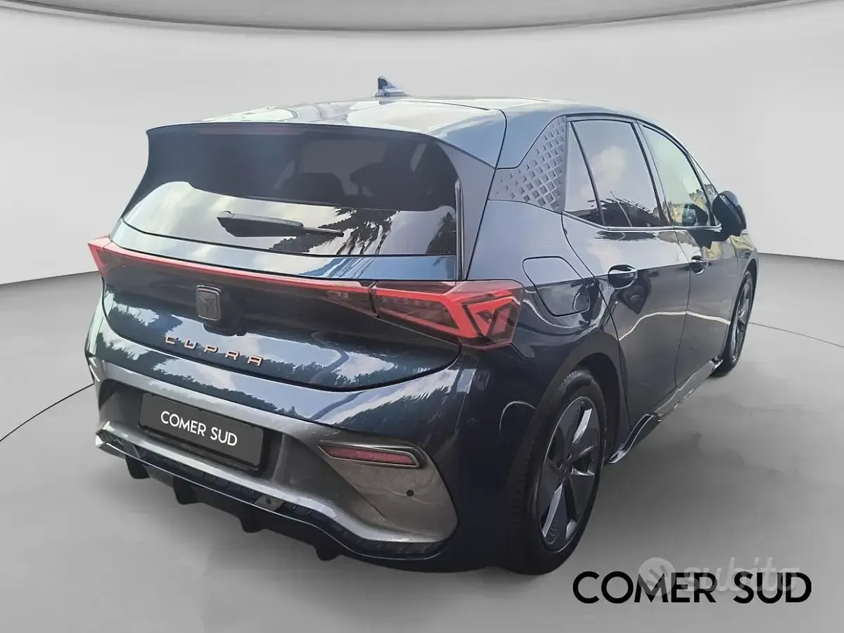 Usata Cupra Born 150 kW (204 CV) 2023 Bluazzurro Utilitaria