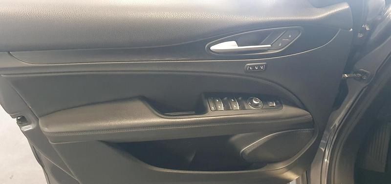 Usata Alfa Romeo Stelvio Veloce 210 CV (154 kW) 2018 Grigio SUV