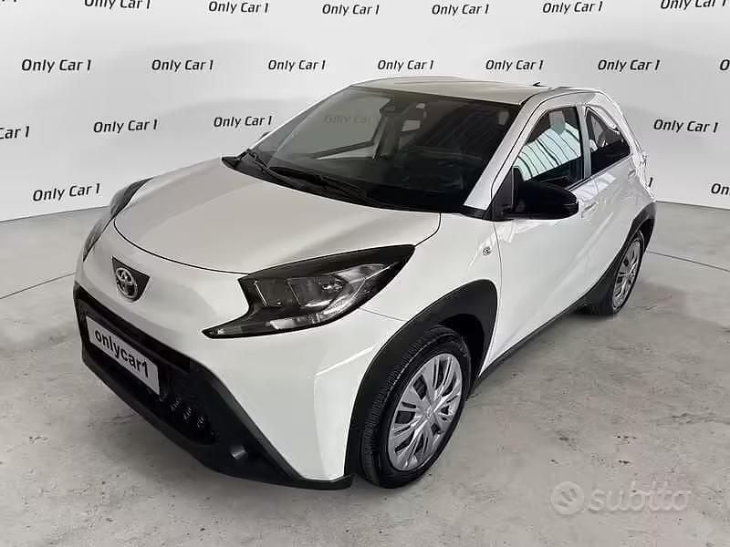 Usata Toyota Aygo X Active 72 CV (52 kW) 2023 Bianco SUV