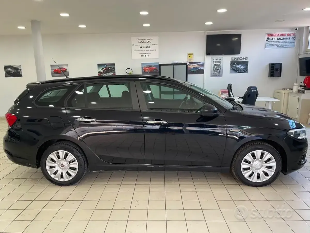 Usata Fiat Tipo 120 CV (88 kW) 2017 Nero Station wagon