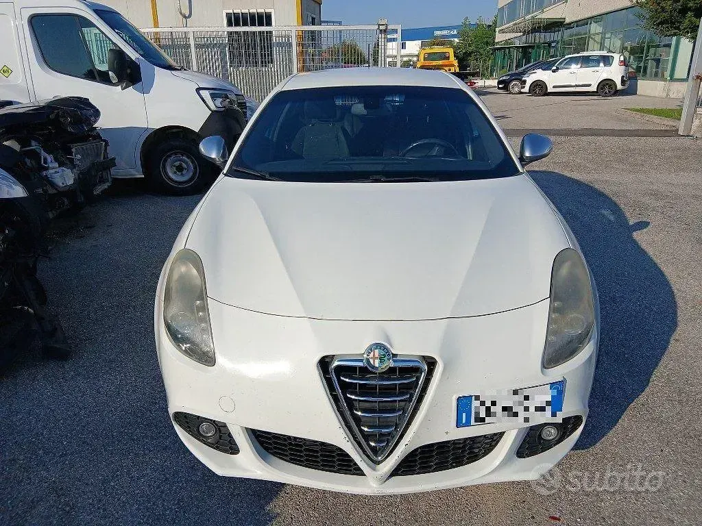 Usata Alfa Romeo Giulietta 140 CV (102 kW) 2011 Bianco Utilitaria