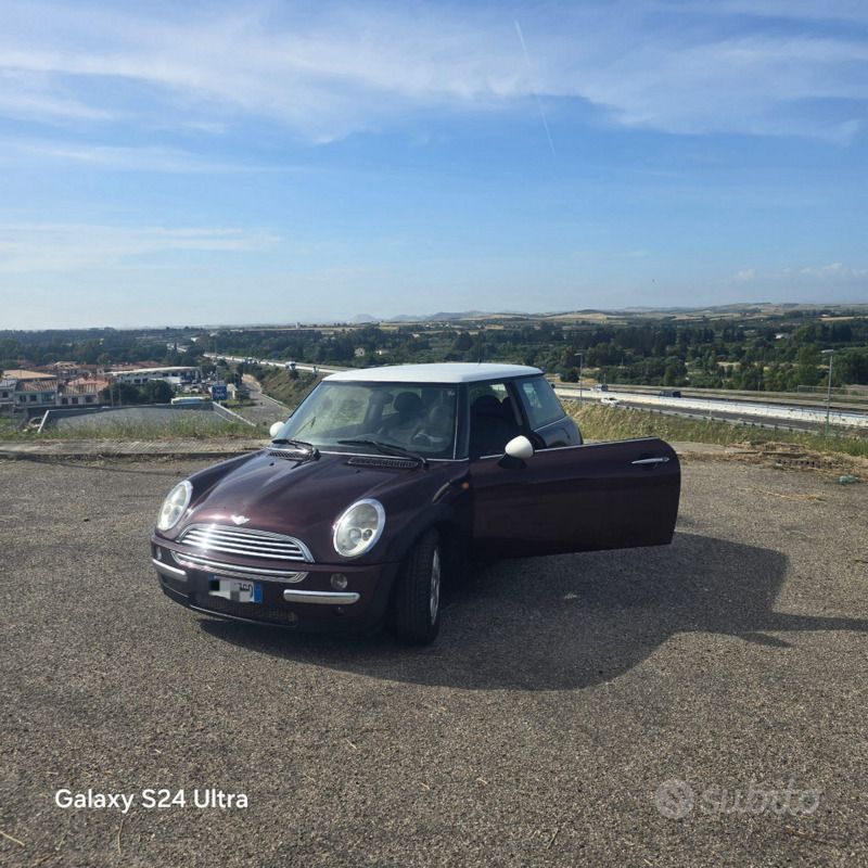 Begagnad Mini Cooper 2003 Brun Halvkombi