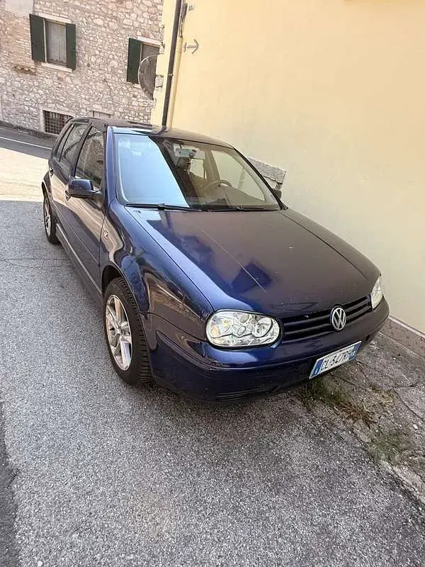 Usata VW Golf IV Comfortline 101 CV (74 kW) 2004 Berlina