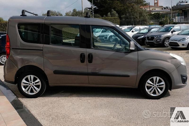 Usata Opel Combo 105 CV (77 kW) 2012 Grigio Monovolume