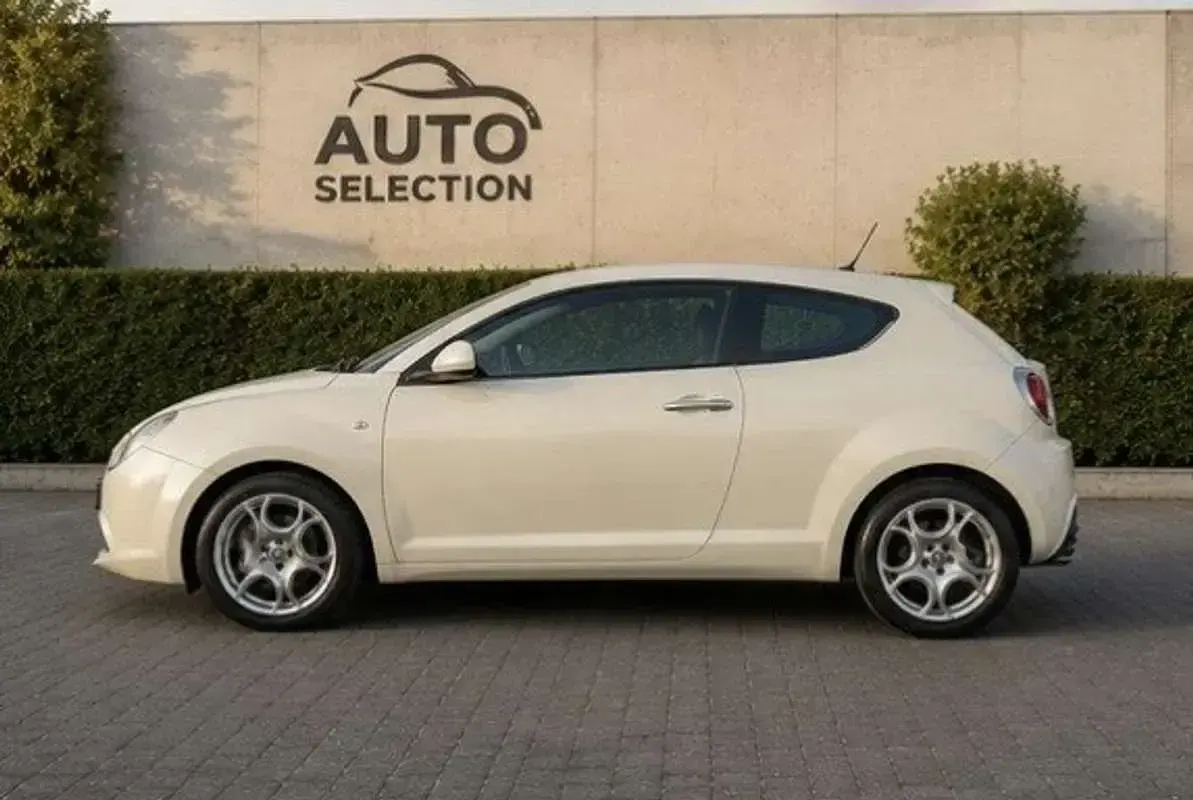 Usata Alfa Romeo MiTo Distinctive 120 CV (88 kW) 2010 Bianco Utilitaria