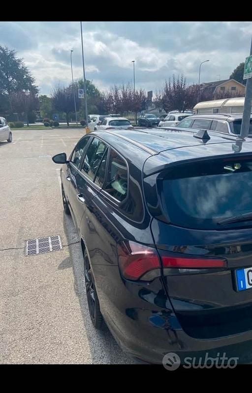 Usata Fiat Tipo 95 CV (69 kW) 2020 Nero Station wagon