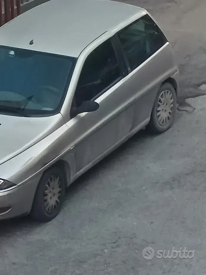 Usata Lancia Ypsilon 54 CV (39 kW) 2003 Utilitaria