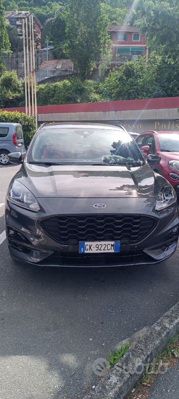 Usata Ford Kuga ST-Line 120 CV (88 kW) 2022 Grigio SUV