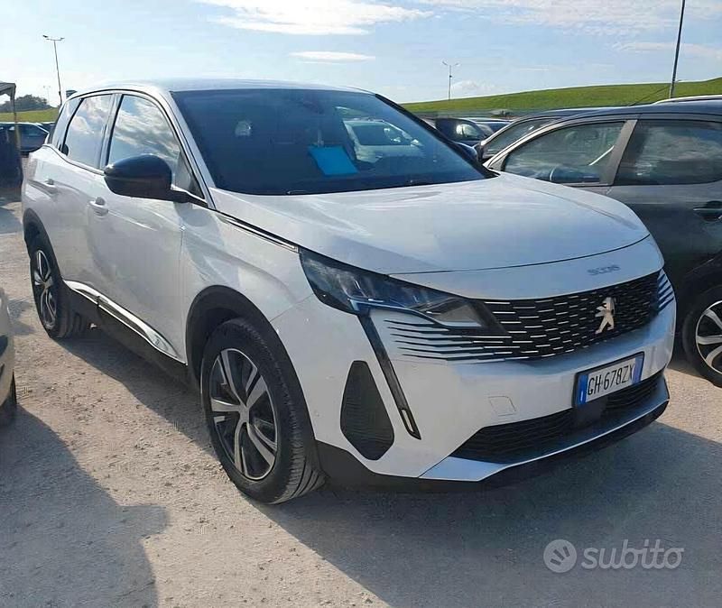 Usata Peugeot 3008 Allure 131 CV (96 kW) 2022 Bianco SUV
