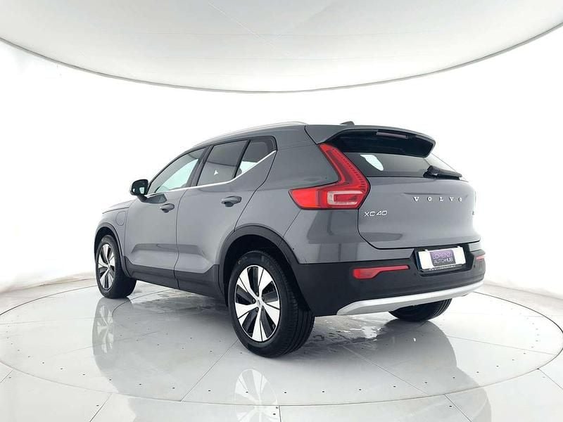 Usata Volvo XC40 Plus 129 CV (94 kW) 2023 Grigio metallizzato SUV