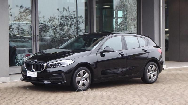 Usata BMW 118 Advantage 150 CV (110 kW) 2022 Nero Utilitaria