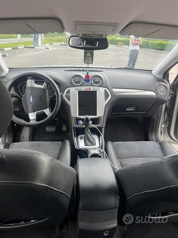 Begagnad Ford Mondeo 2010 Grå Kombi