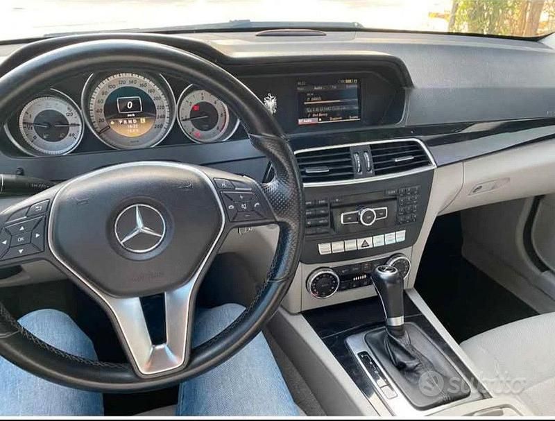 Second-hand Mercedes C220 170 CP (125 kW) 2011 Negru Coupe
