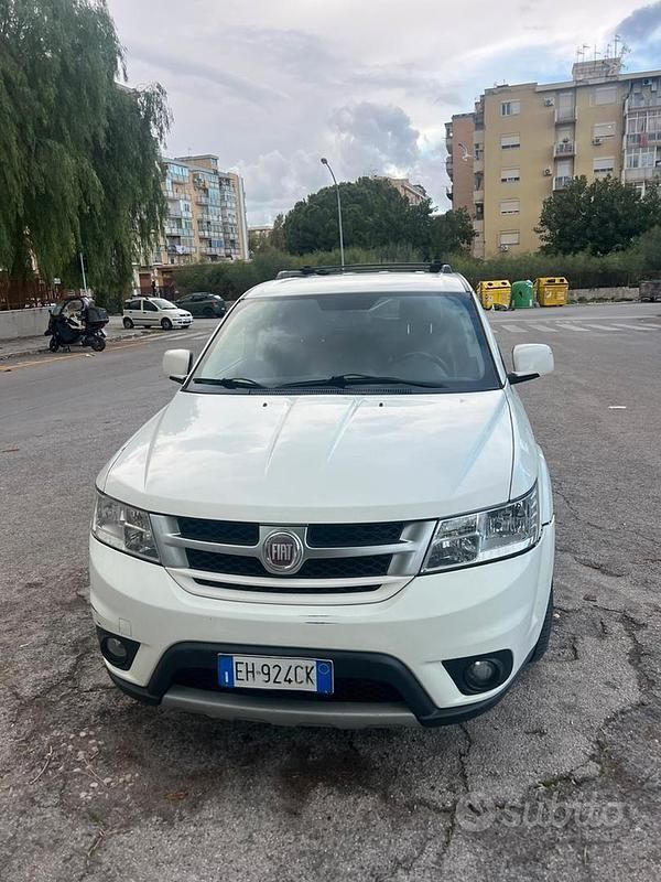 Usata Fiat Freemont 170 CV (125 kW) 2011 Bianco SUV