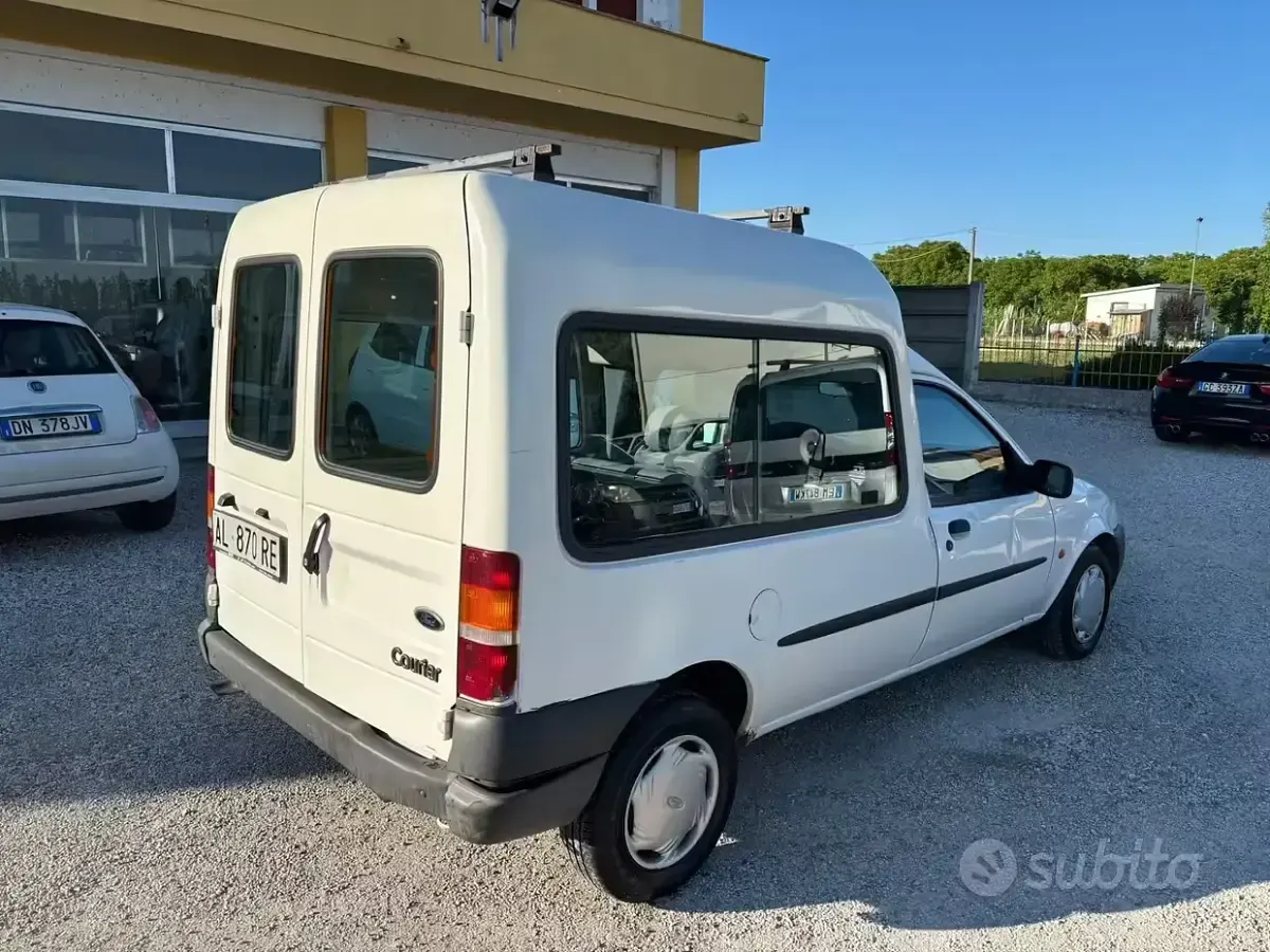 Usata Ford Courier 60 CV (44 kW) 1999 Bianco Monovolume