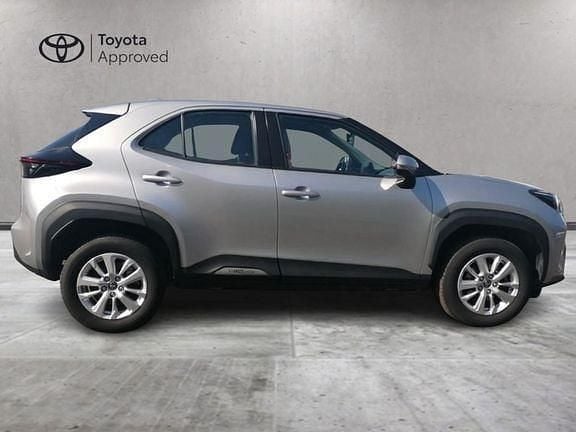Usata Toyota Yaris Cross Active 92 CV (67 kW) 2022 Grigio SUV