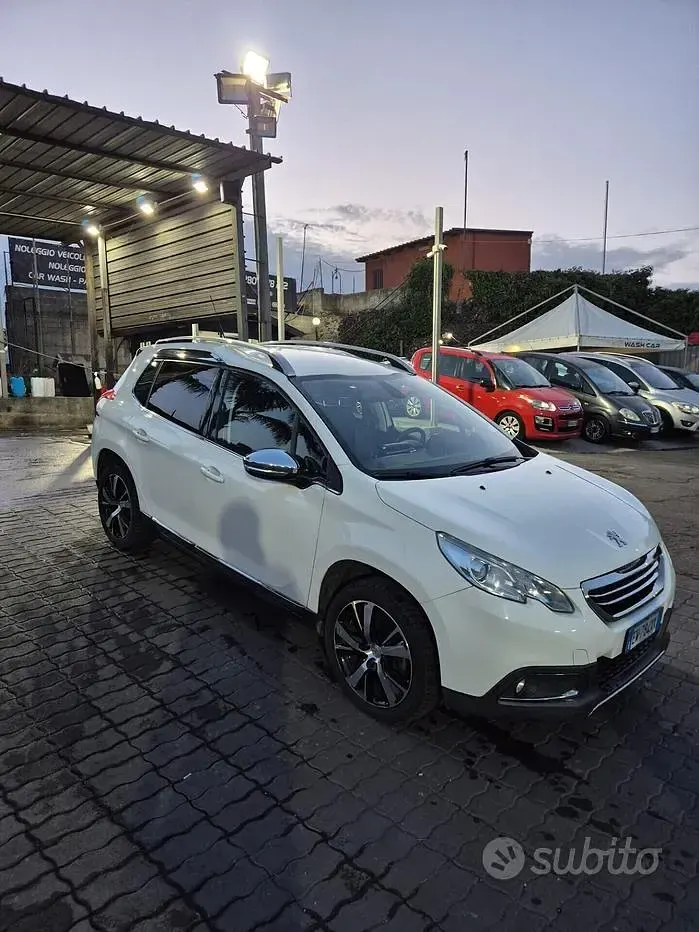 Usata Peugeot 2008 Allure 115 CV (84 kW) 2015 Bianco SUV