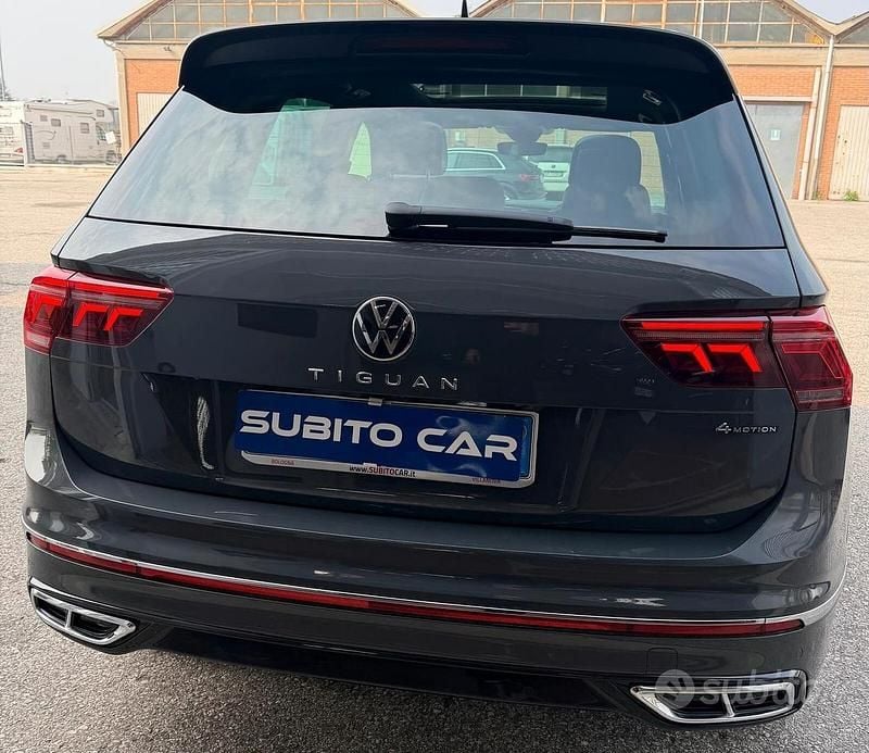 Usata VW Tiguan R-line 200 CV (147 kW) 2022 Grigio SUV