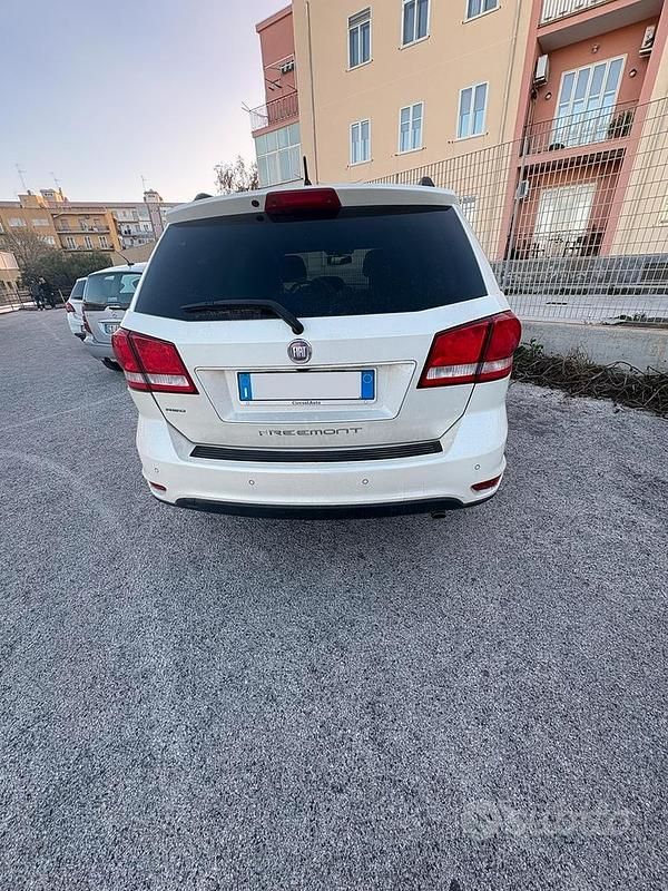 Usata Fiat Freemont Lounge 170 CV (125 kW) 2012 Bianco SUV