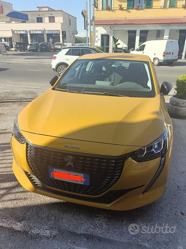 Usata Peugeot 208 75 CV (55 kW) 2023 Giallo Utilitaria